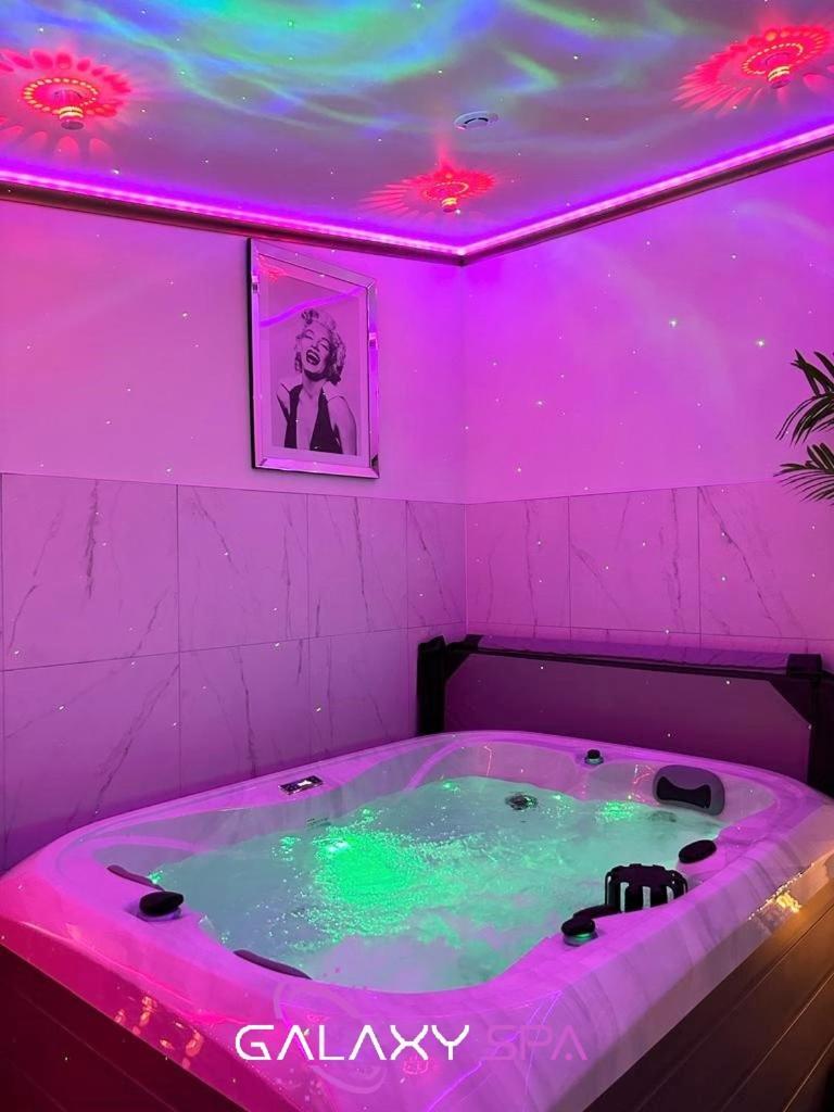 Galaxy Spa - Suite Jupiter Jacuzzi Privatif Champigneulles Exterior photo